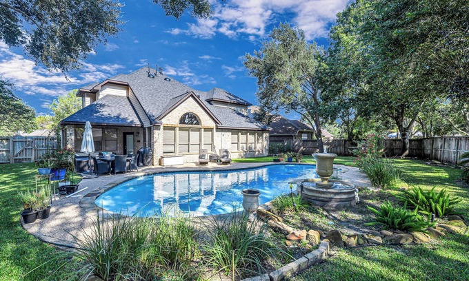 Cinco Ranch House | Cinco Ranch 30+ Days – Pool & Park Access