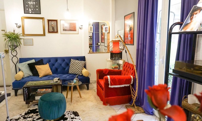 Athens Apartment | Inviting Cinema Center Apartment in Athens with Spa & Breakfast
