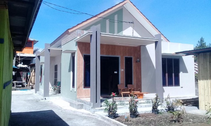 Bajawa House | Discover Cinnamon Guest House: Family-Friendly & Cozy Stay