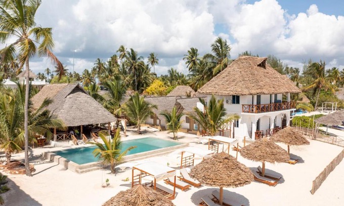 Jambiani Hotel | Discover Cinnamon Hotel: Pet-Friendly with Oceanfront Views