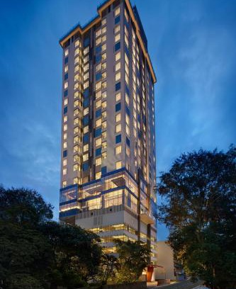 Kollupitiya Hotel | Experience Cinnamon Red Colombo: A 4-Star Oceanfront Retreat