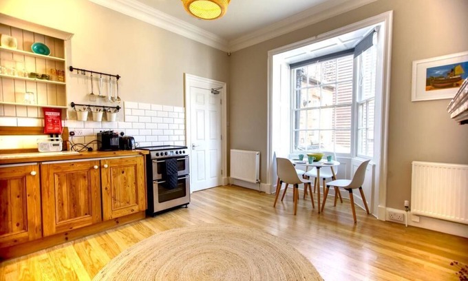 Old Town Hastings Apartment | Oceanfront Comfort at Cinque Ports Retreat - 4 Star Gem