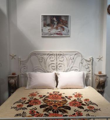 Kavala Apartment | Discover CIRCE: Top-Rated Stay with Pet-Friendly Dining