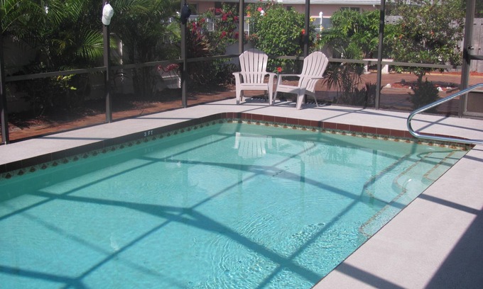 Venice House | Relaxing Retreat: Circle Drive Venice Island Near Private Beach