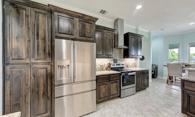 Del Valle House | Experience Circuit of the Americas: Estate with Hot Tub