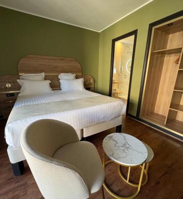 Le Puy-en-Velay Hotel | Discover Comfort at Hotel Chris'tel - Pet Friendly & Family Fun
