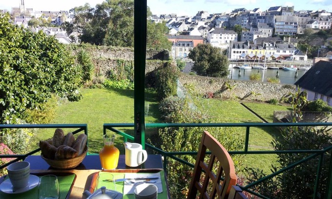 Douarnenez Hotel | Discover Cit'Hotel Du Port Rhu: Family & Pet-Friendly Stay