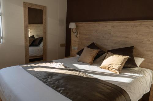 Millau Hotel | Discover Hotel Restaurant du Bowling de Millau's Family Amenities