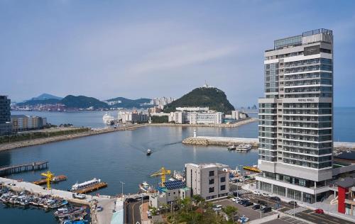 Yeongdo Hotel | Discover Citadines Connect Hari Busan: Family-Friendly Retreat