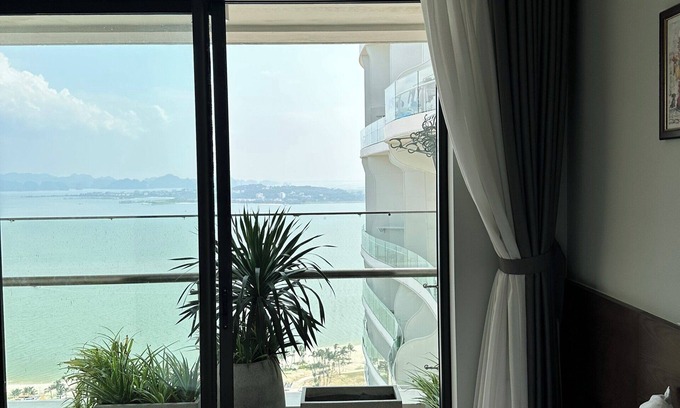 Bai Chay Apartment | Citadines Seaview Duplex Apartment