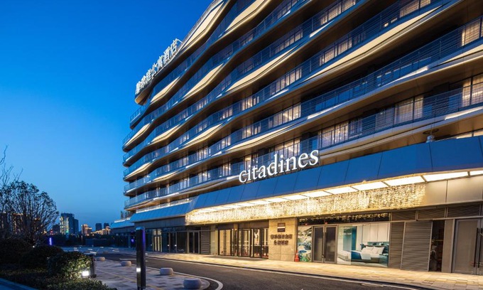 Quan Shan Apartment | Discover Citadines Yunlong Lake Xuzhou: Family-Friendly Retreat