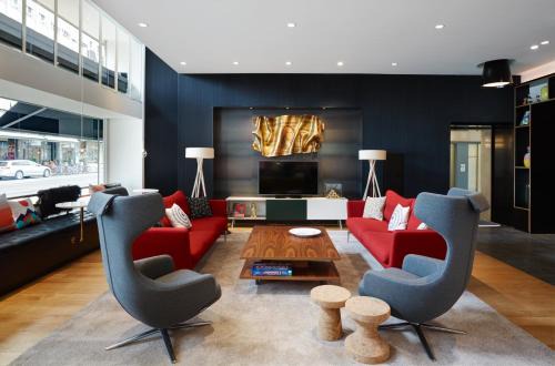Old Town Hotel | Discover citizenM Zürich: 4-Star Comfort with Great Amenities