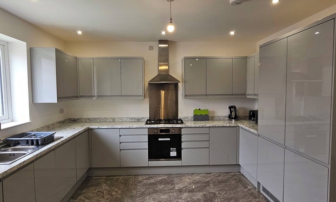 Tunstall House | Family-Friendly Citrine Suite: Perfect 4 Bed Retreat
