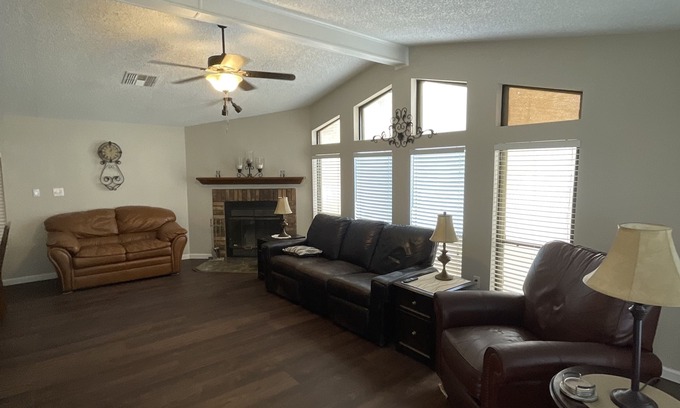Deer Valley House | Discover Citrus Hideaway: Your Pet-Friendly Retreat
