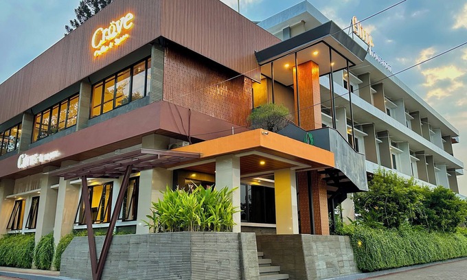 Bogor Timur Hotel | Budget-Friendly Citrus House Hotel with Family Amenities