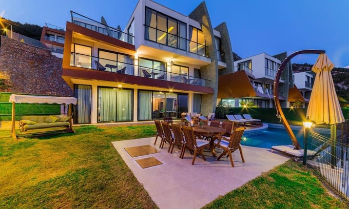 Alanya Villa | Experience City and Sea View Pool Villa with Top Amenities