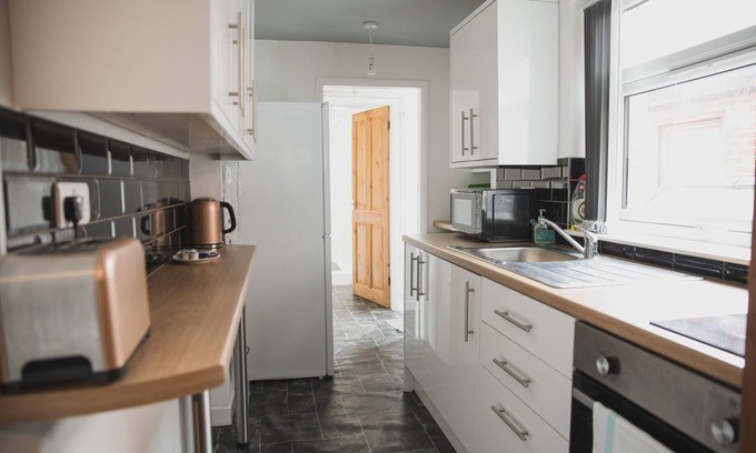Leicester Apartment | Comfortable City Apartment in Leicester with Breakfast