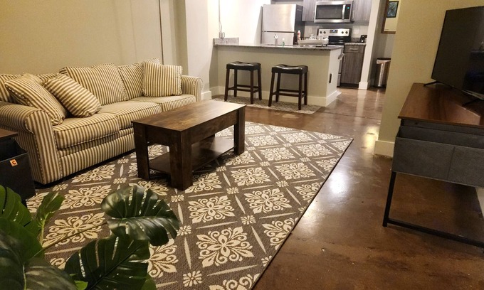 Monroe Ward Condo | Discover City Arts District Hotel: Guest Rated 9.8/10