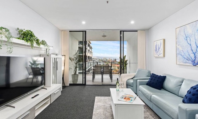 Wollongong Apartment | Explore Wollongong Waterside Serenity with Oceanfront Views