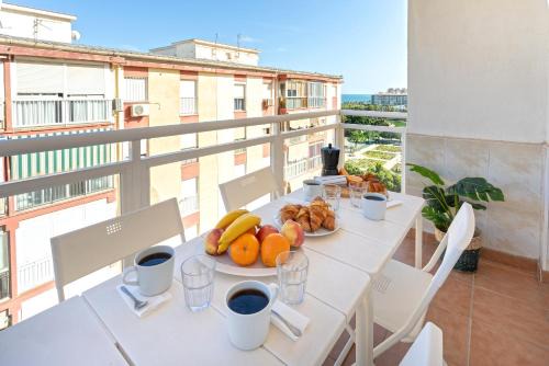 Parque Ayala Apartment | Ideal Beachside Retreat with 3 Bedrooms in City Center