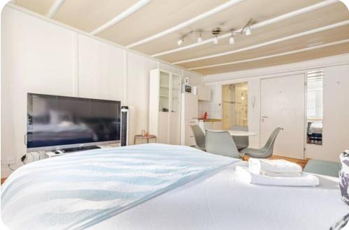Niederdorf Apartment | Convenient City Center Apartment in Old Town ZH