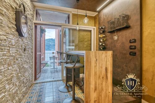 Malcesine Apartment | Romantic Lakefront Apartment with Balcony in Malcesine