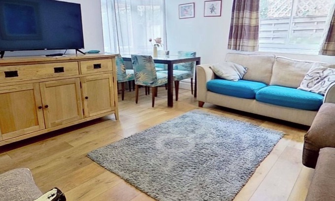 Southend-on-Sea Apartment | Modern City Centre Apartment Steps from the Beach
