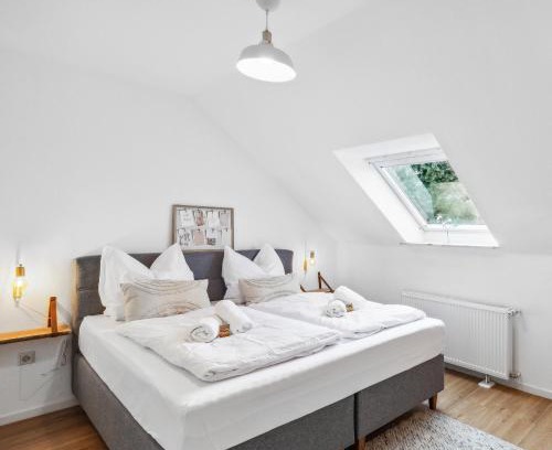 Weitmar-Mark Apartment | Tranquil CityChalet Near Zeltfestival - Rated 9.9/10