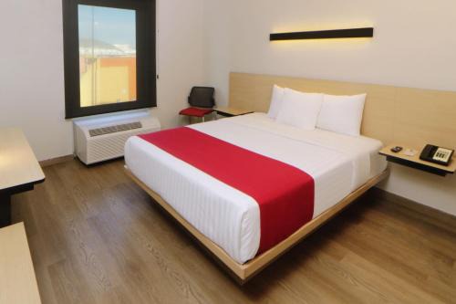 Nuevo Laredo Hotel | Accessible Comfort at City Express by Marriott Nuevo Laredo
