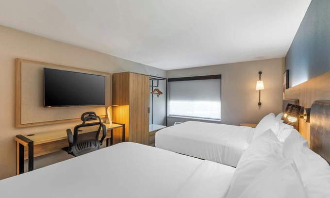 Duluth Hotel | Pet-Friendly Retreat at Best Western Plus Duluth / Sugarloaf