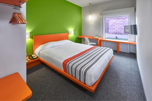 Tlaquepaque Hotel | Discover Family-Friendly Comfort at City Express Junior Guadalajara