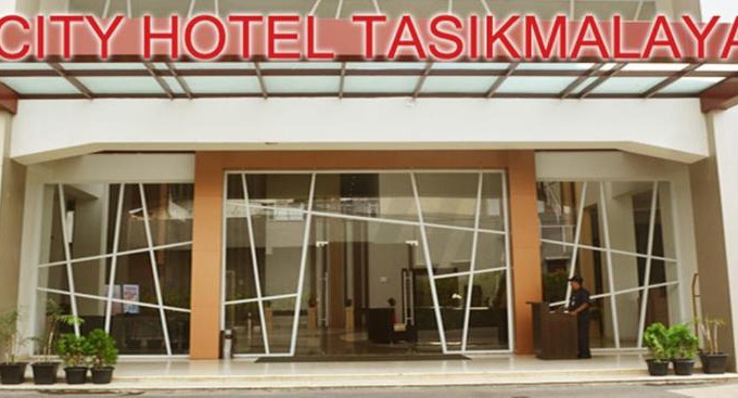 Tasikmalaya Hotel | Budget-Friendly City Hotel with Pool and Hot Tub Access