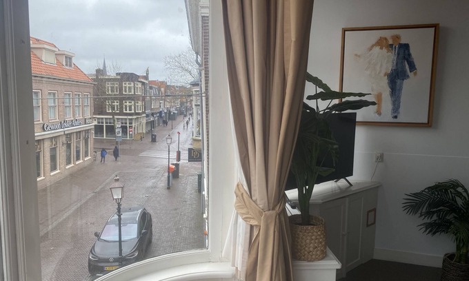 Hoorn House | Guest Rated 10/10 at City House Hoorn with Family Amenities