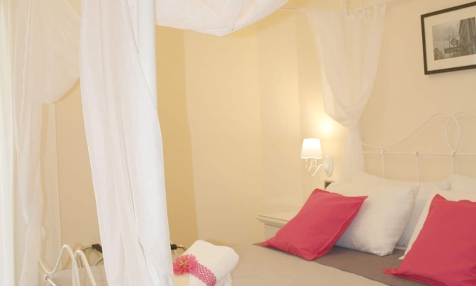 Pompei Bed & Breakfast | Guest Rated 10/10 - City Life Pompeii Sun Suite with Balcony