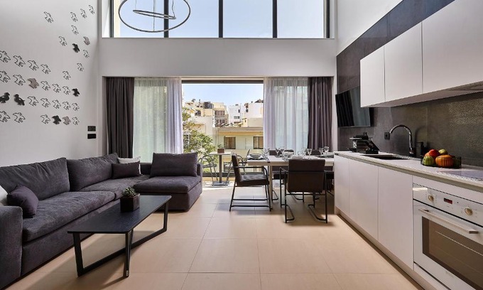 Heraklion Apartment | City Lion by Semavi: Guest Rated 9.8, Family Friendly Stay