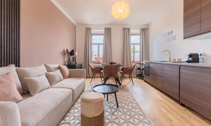 Sankt Polten Apartment | Charming City Lounge Appartement Near Hauptbahnhof - 9/10 Rated