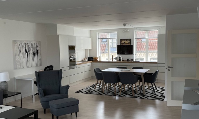 København V Apartment | City Apartment with 2 Full Bathrooms & Top Guest Rating 9.8