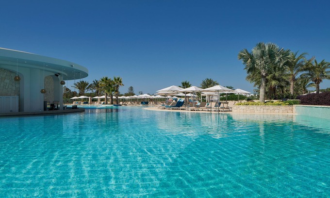 Limassol Hotel | Discover City of Dreams Mediterranean: Resort & Casino Escape