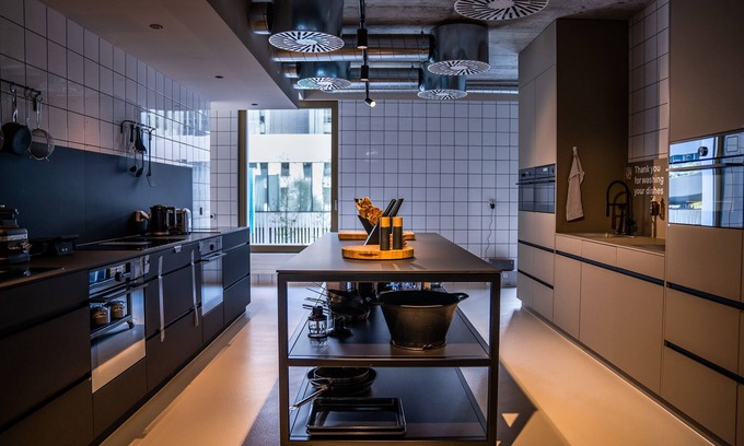 Kleinhuningen Apartment | Discover Ariv Apartments: Self Check-In & Pool Access
