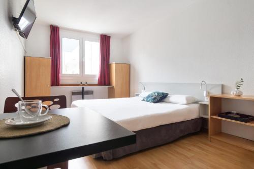 Poincare Apartment | Budget-Friendly Stay at City Residence Access Strasbourg