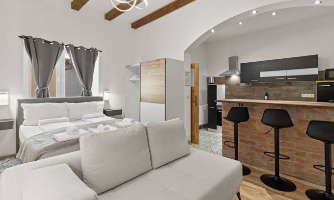 Vienna Apartment | Discover City & Sky: Family-Friendly Apartment Near Airport