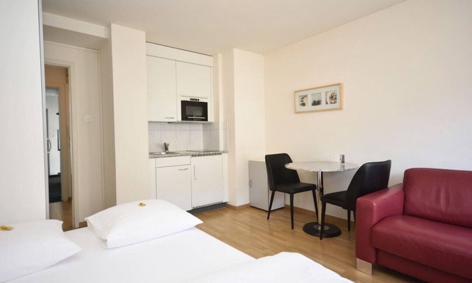 District 6 Apartment | City-studio on top floor - Crown 48