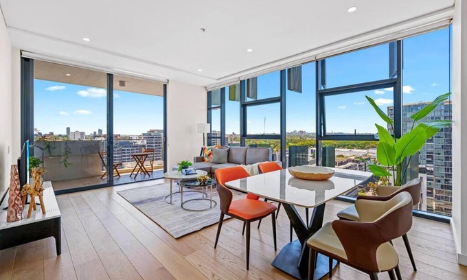 Waterloo Apartment | Unbeatable City View 2 Bedroom Apartment in Waterloo
