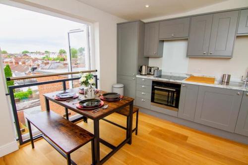 Salisbury Apartment | Comfortable City View Apartment with Pet-Friendly Amenities