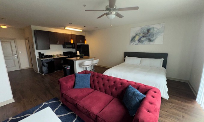 Acipco-Finley Apartment | City View Studio with Pool, Gym & Steps to UAB