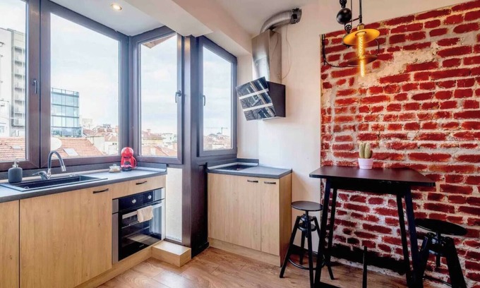 Sofia City Center Apartment | Prime Location with Scenic Views and Kitchen Facilities