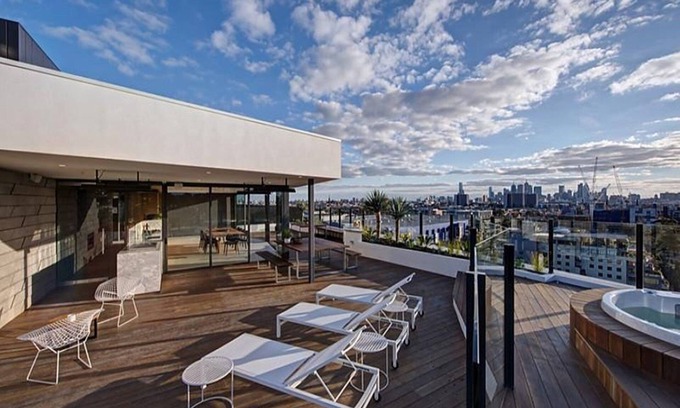 Abbotsford Apartment | Pet-Friendly City Views Riverside Resort with Spa & Pool