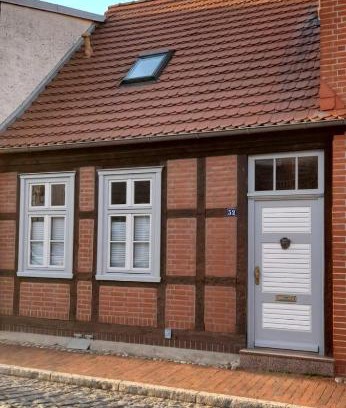 Parchim Apartment | Family-Friendly Cityhaus with 8.3/10 Guest Rating