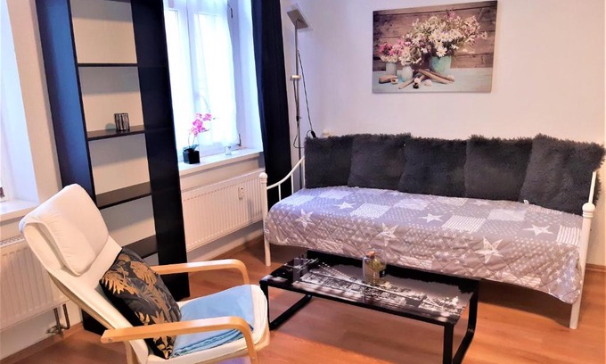 Halle Apartment | Convenient Stay at Citywohnung Südliche Innenstadt