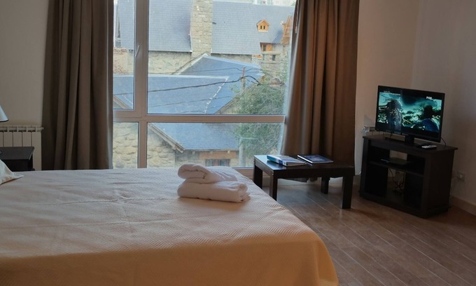 Centro Apartment | Guest Rated Civico Apartments with Spa and Kitchen Amenities